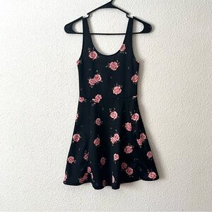Divided By H&M Scoop Back Black Floral Fit
Flare Stretch Casual Mini Dress Sz 2